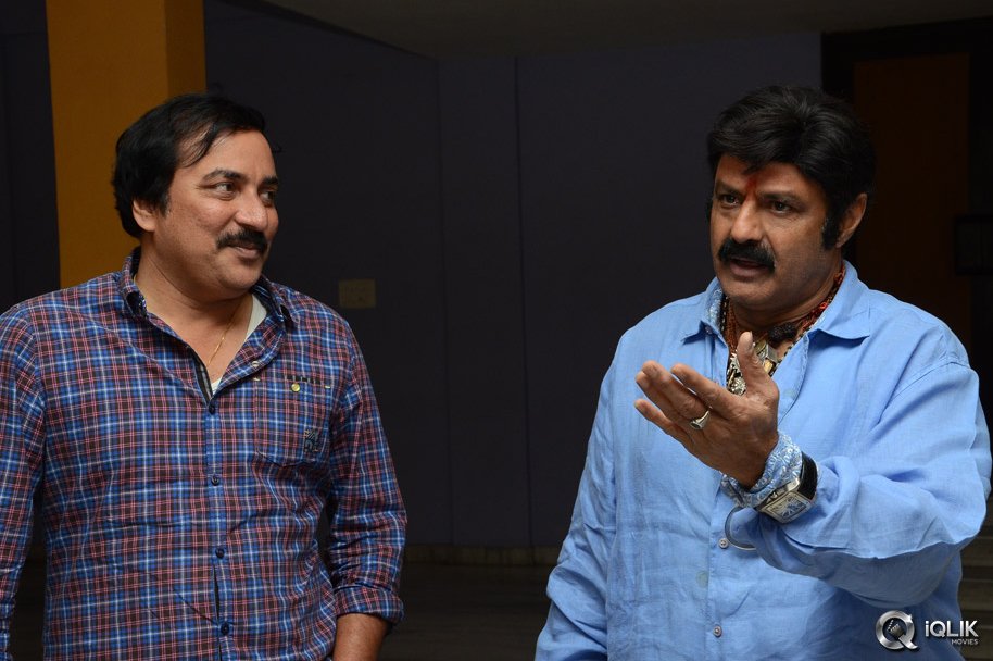 Balakrishna-Watched-Krishna-Gadi-Veera-Prema-Gaadha